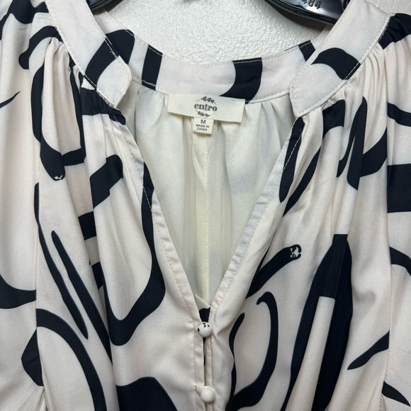 Entro Black and White Abstract Romper - Picture 5 of 9